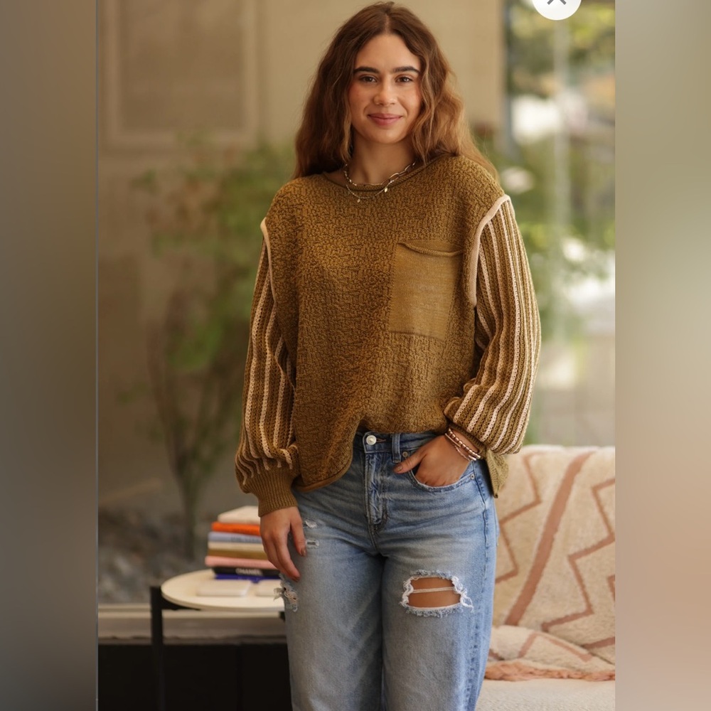 Mello Olive Oversized Striped‎ Sleeves Knit Sweater